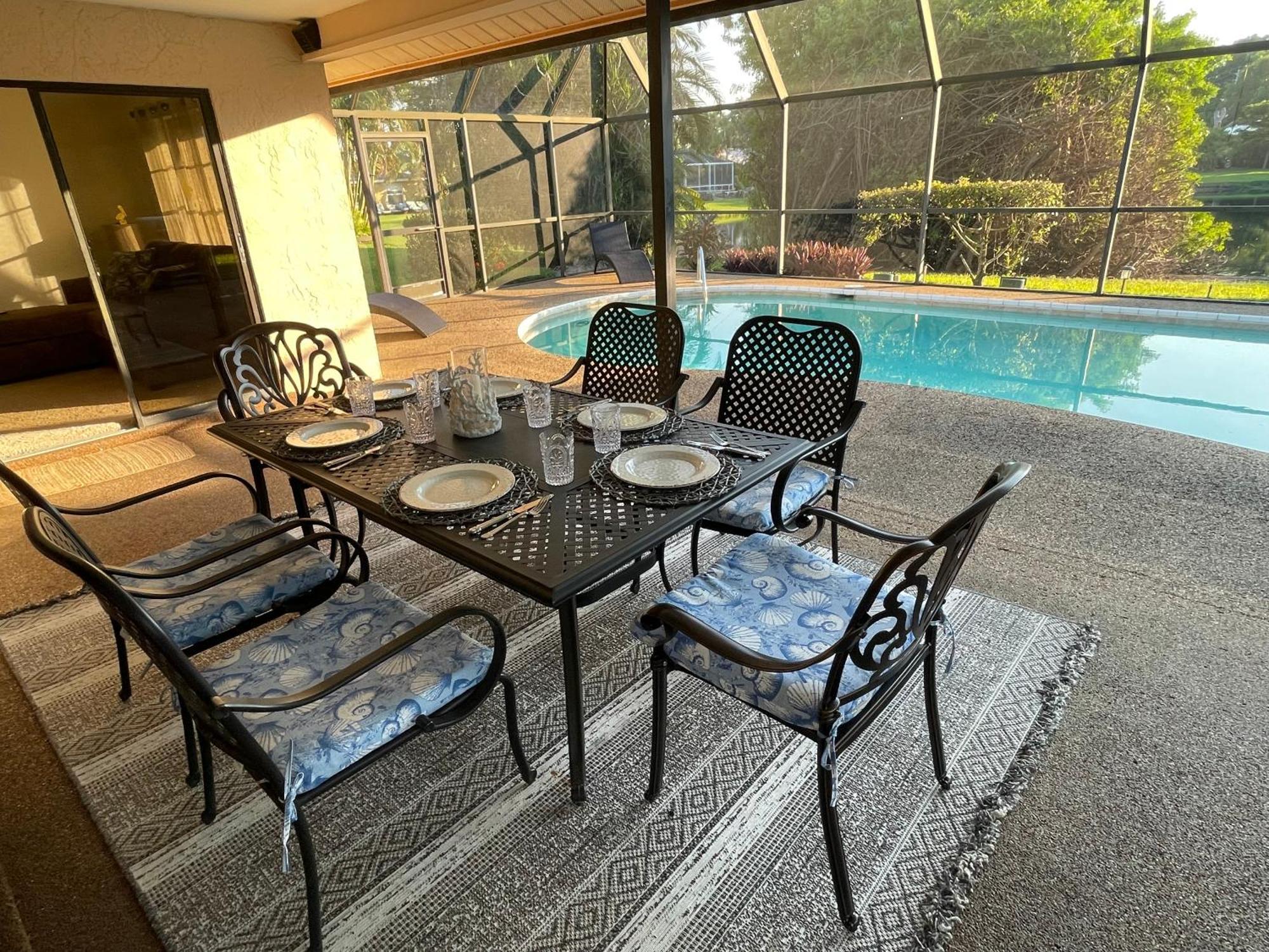 Pool Home With A New Sparkling Pool, Close To Beach, Lovely Lake View North Naples 外观 照片