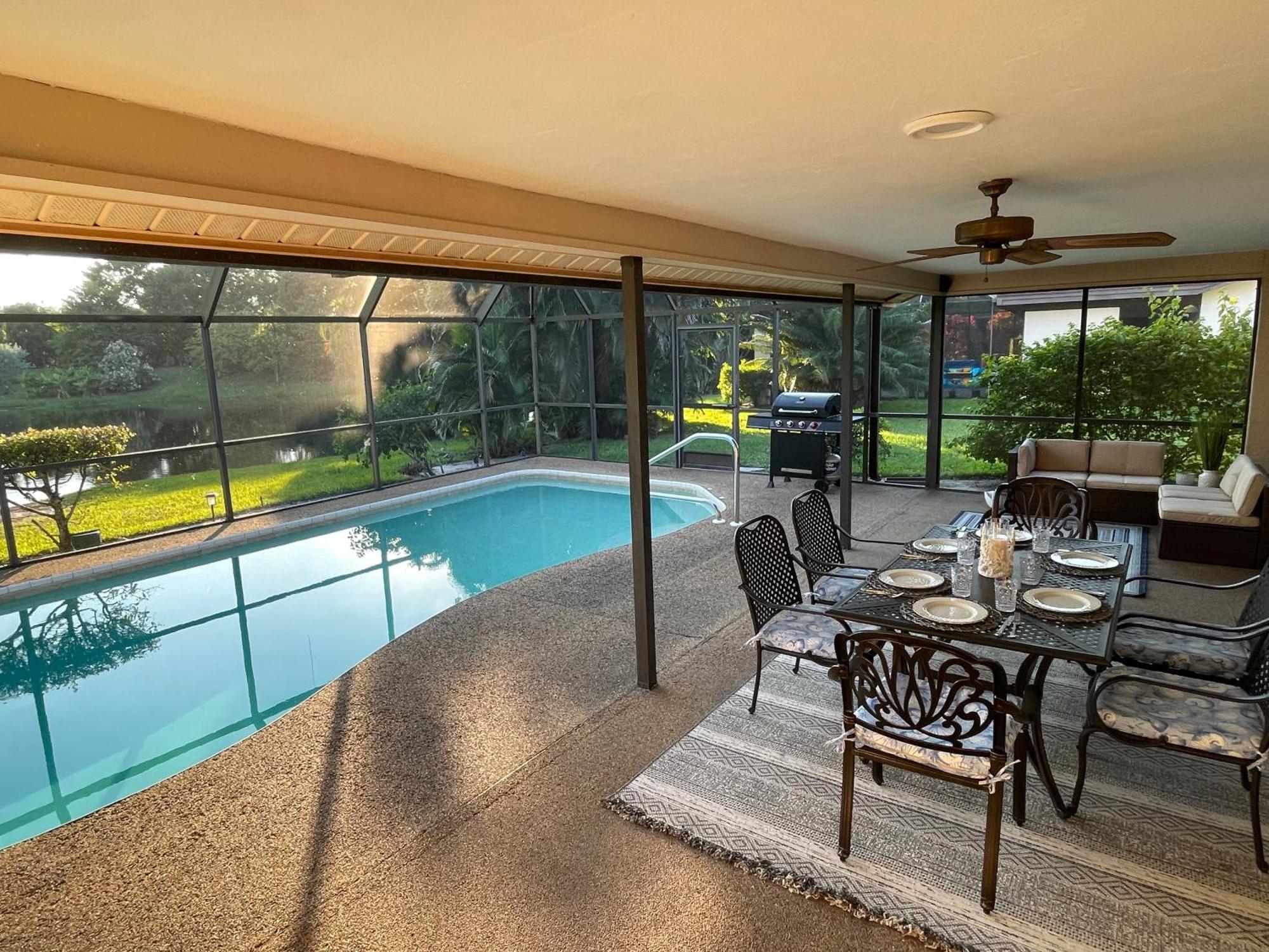 Pool Home With A New Sparkling Pool, Close To Beach, Lovely Lake View North Naples 外观 照片
