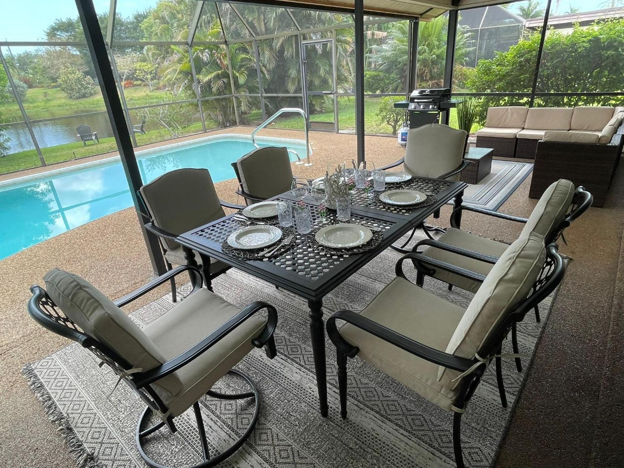 Pool Home With A New Sparkling Pool, Close To Beach, Lovely Lake View North Naples 外观 照片