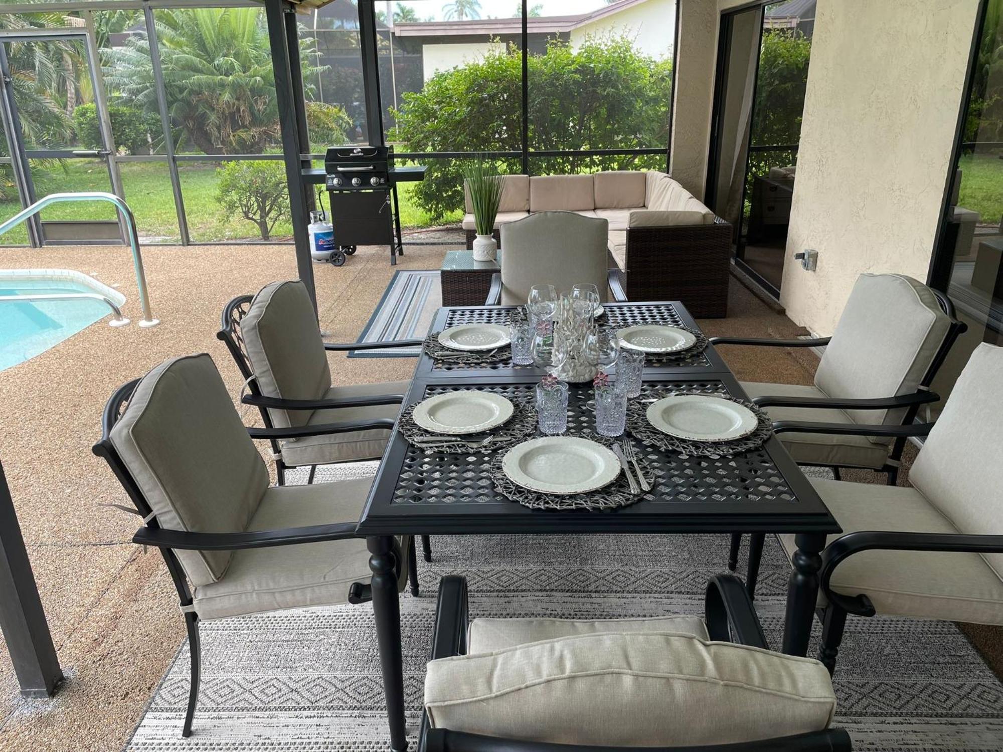 Pool Home With A New Sparkling Pool, Close To Beach, Lovely Lake View North Naples 外观 照片