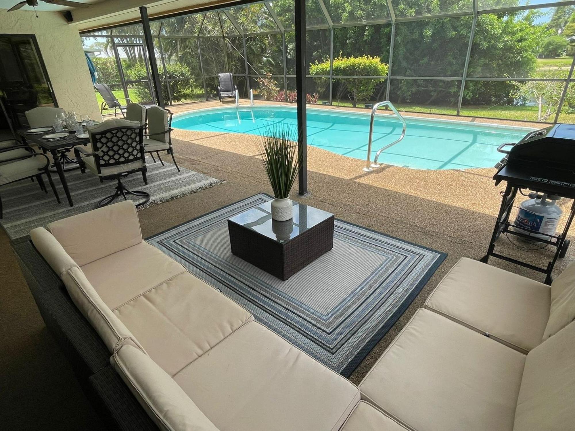 Pool Home With A New Sparkling Pool, Close To Beach, Lovely Lake View North Naples 外观 照片